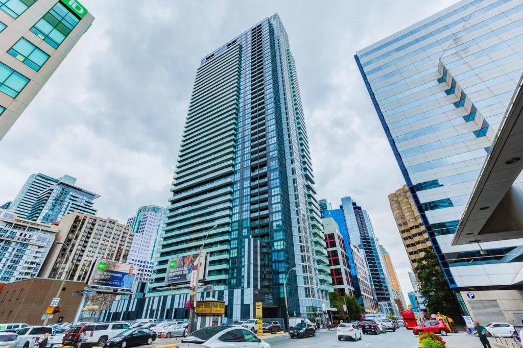 Апартаменты Loft - Entertainment & Financial District Торонто Экстерьер фото