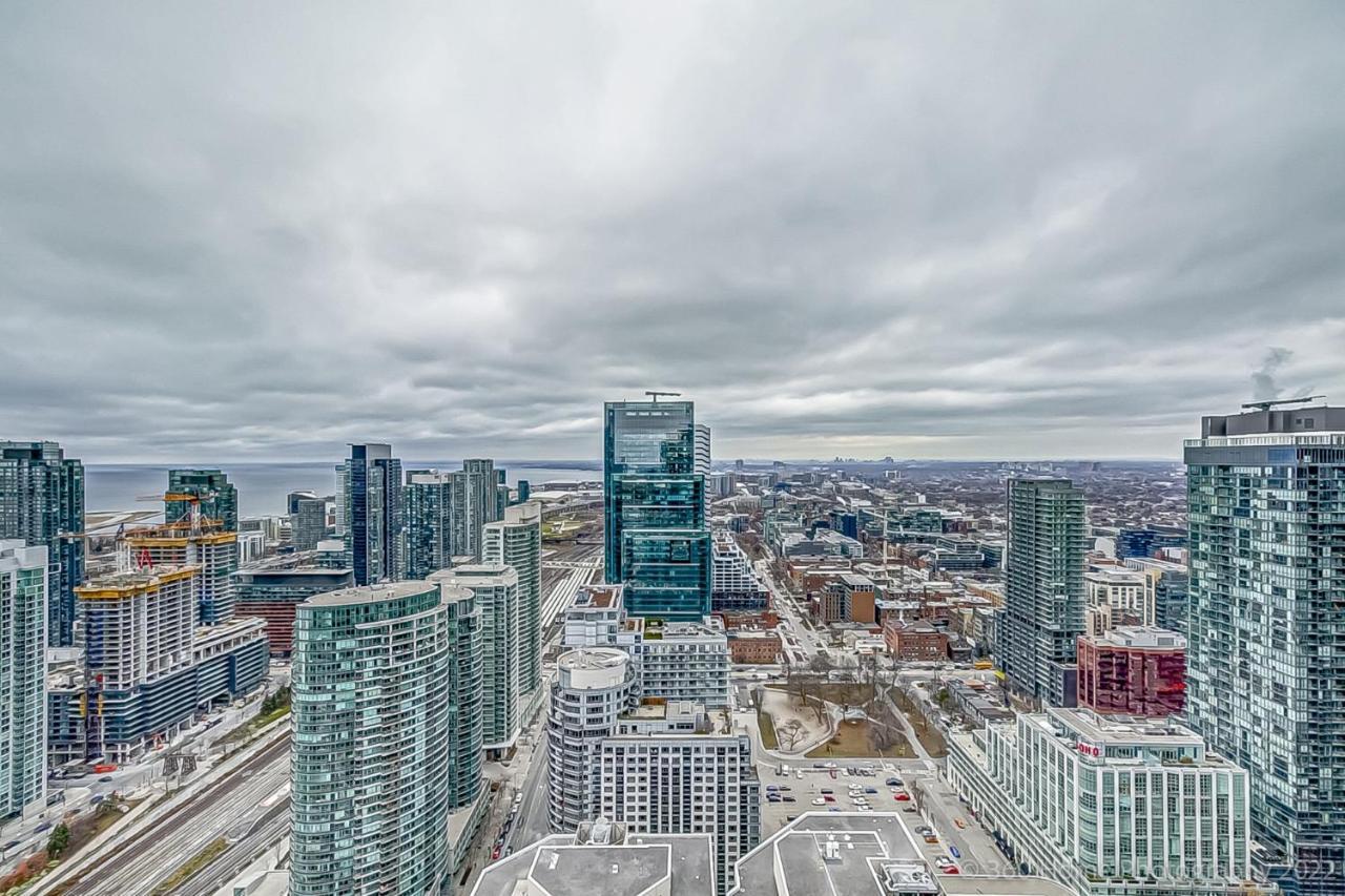 Апартаменты Loft - Entertainment & Financial District Торонто Экстерьер фото